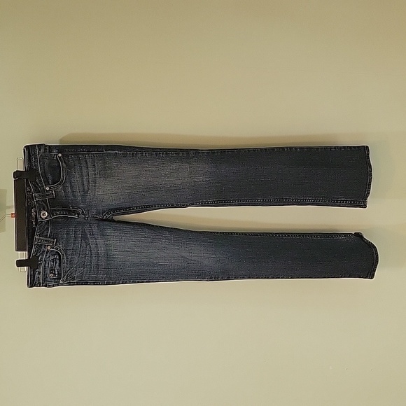 REFUGE Women's Juniors boot cut jeans in size 7.  Great condition. - Picture 4 of 6